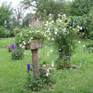 JARDIN DE GRANDS-MÈRES, EMPREINTE ET PATINE DES SIÈCLES