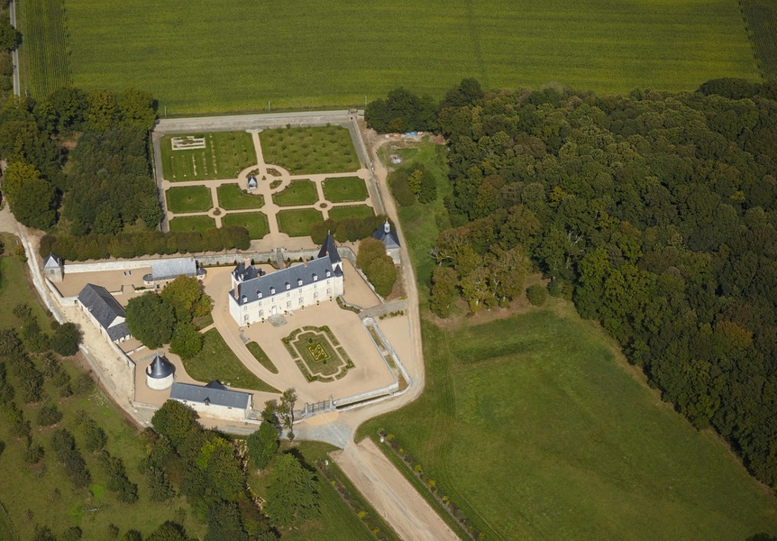 LE JARDIN DU CHATEAU D'HAUTERIVES