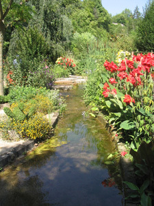 JARDIN DES FONTAINES PÉTRIFIANTES