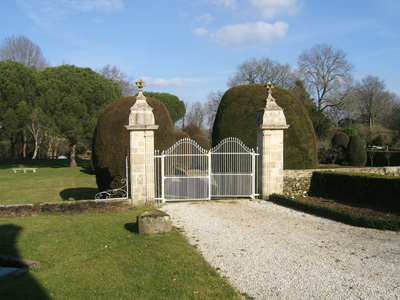 JARDIN DU PRIEURÉ SAINT PIERRE