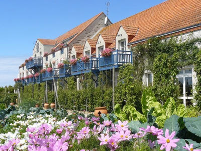 LES JARDINS DE L'AUBERGE LA FONTAINE AUX BRETONS