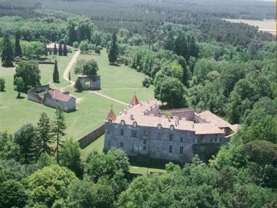 CHÂTEAU DE CAZENEUVE