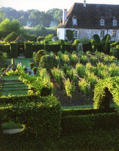 JARDINS DU PRIEURÉ NOTRE DAME D'ORSAN