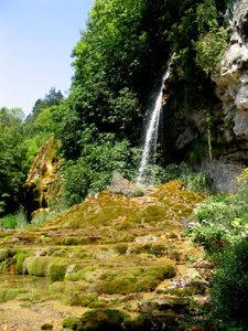 JARDIN DES FONTAINES PÉTRIFIANTES