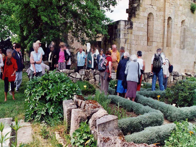 JARDIN MÉDIÉVAL DE PLANTES AROMATIQUES ET MÉDICINALES DE LA COMMANDERIE DE SALLEBRUNEAU