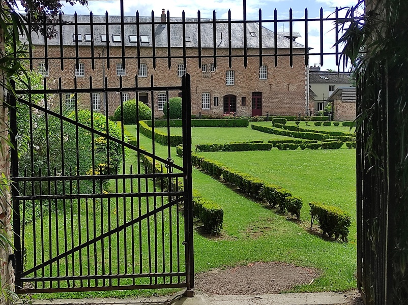 PARC D'EMONVILLE ET LES JARDINS DU CARMEL