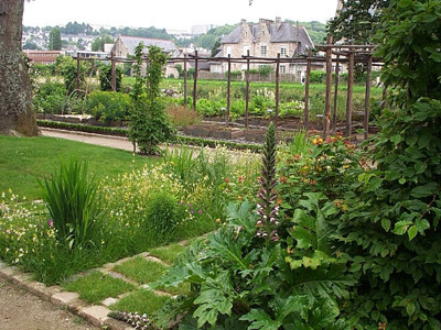 LE JARDIN DU PRIEURÉ LOCMARIA