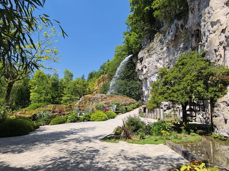 JARDIN DES FONTAINES PÉTRIFIANTES