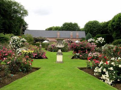 PARC ET ROSERAIE DU CHÂTEAU DU MESNIL GEOFFROY