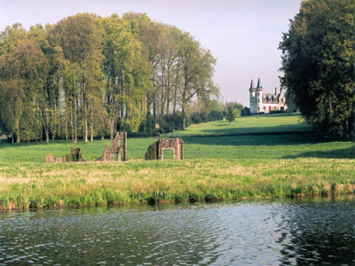 PARC DU CHÂTEAU DE RÉGNIÈRE-ECLUSE