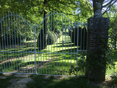 JARDIN DU PRIEURÉ SAINT PIERRE