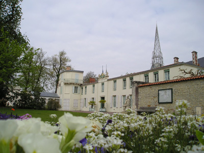 JARDIN DE L'HÔTEL DE VILLE