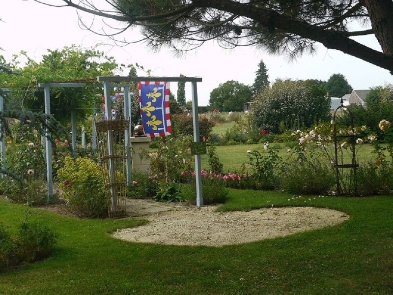 LE JARDIN DE MIREILLE EN TOURAINE ANGEVINE