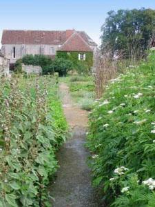 JARDIN-CONSERVATOIRE DU PRIEURÉ SAINT LAURENT DE MANZAY