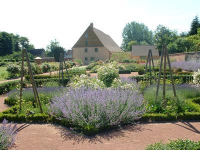 JARDINS THÉMATIQUES DE L'ABBAYE DE THIRON GARDAIS