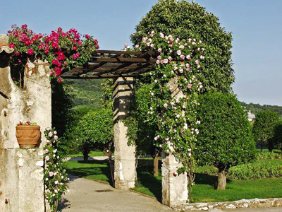 LE JARDIN DU MONASTÈRE